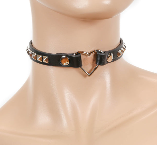 FC224PMD  MINI PYRAMID STUD HEART CHOKER