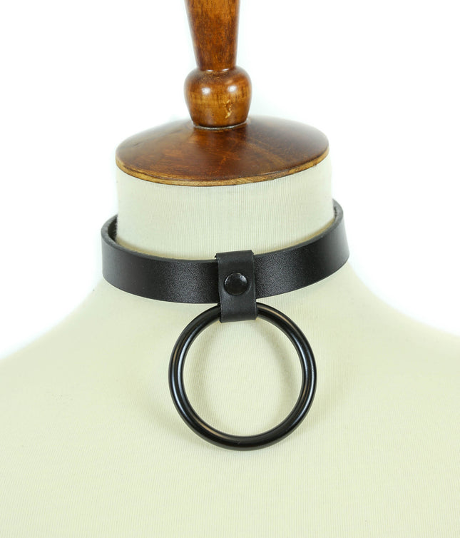 FC711 3/4" LEATHER CHOKER WITH 2" HANGING RING
