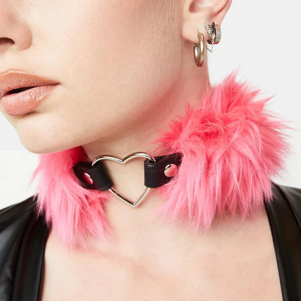 FC762 FURRY HEART CHOKER