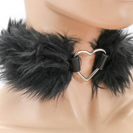 FC762 FURRY HEART CHOKER