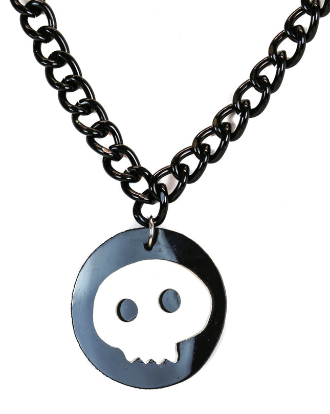 FC806BLK-WHT SKULL PENDANT