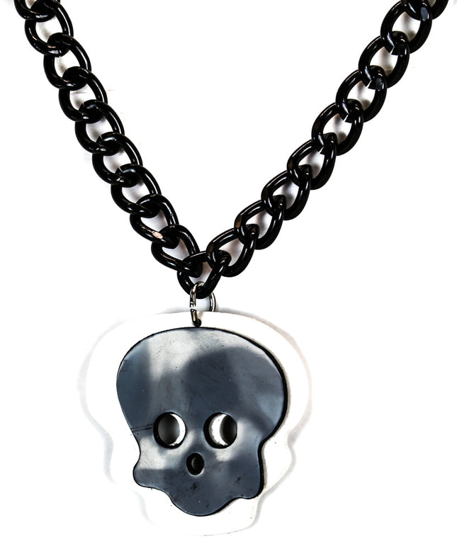 FC808WHT-BLK SKULL PENDANT