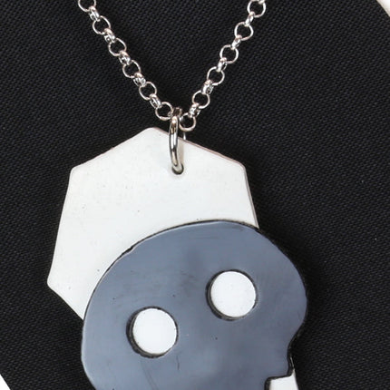 FC801WHT-BLK COFFIN SKULL PENDANT