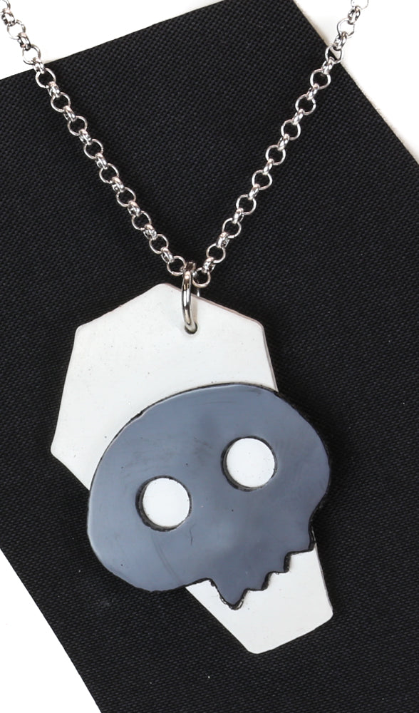 FC801WHT-BLK COFFIN SKULL PENDANT
