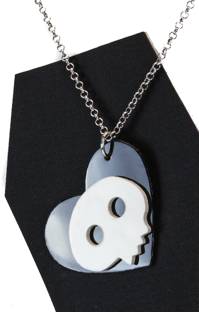 FC805BLK-WHT HEART SKULL PENDANT