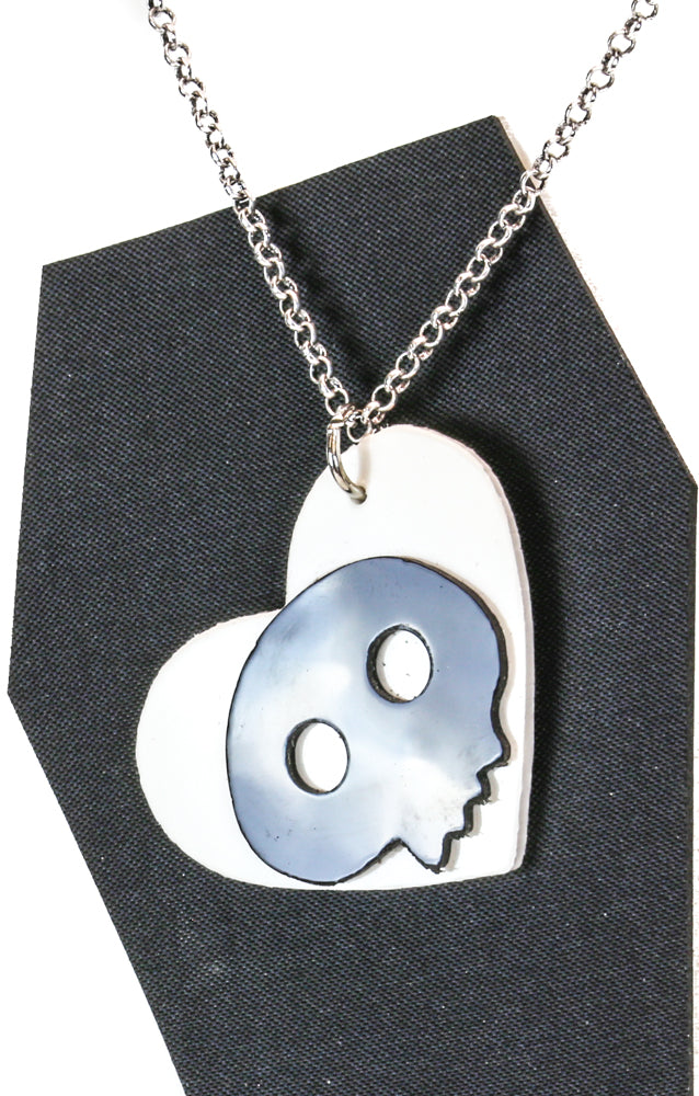 FC805WHT-BLK HEART SKULL PENDANT
