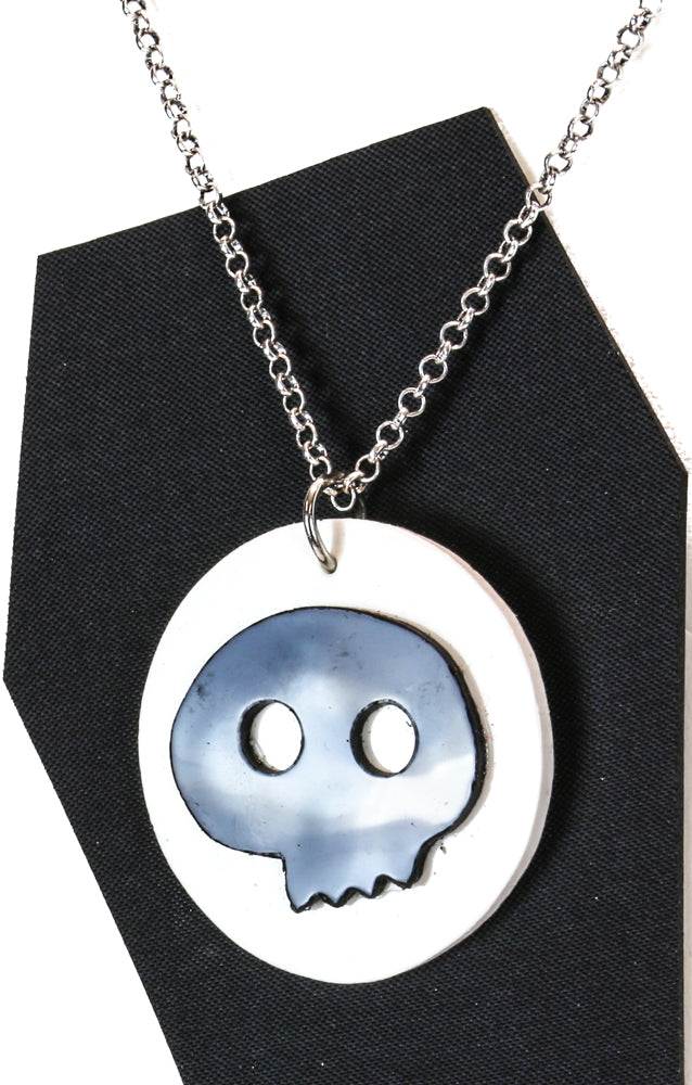 FC806WHT-BLK SKULL PENDANT