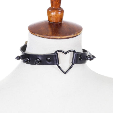 FCK108  HEART CHOKER WITH SPIKE