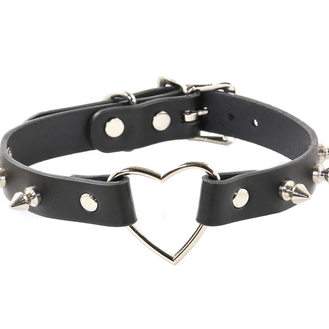 FCK108  HEART CHOKER WITH SPIKE