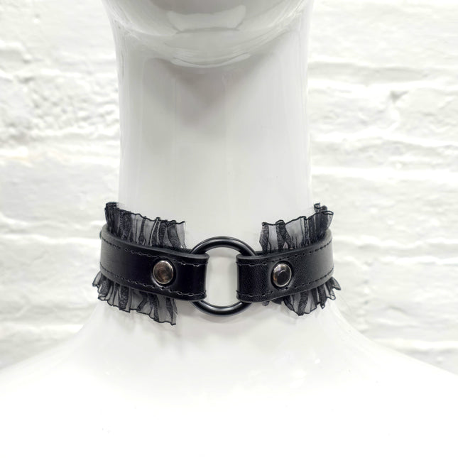 FCK132 RING LACE EDGE CHOKER