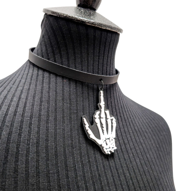 FCK28238  SKELETON HAND CHOKER LEATHER