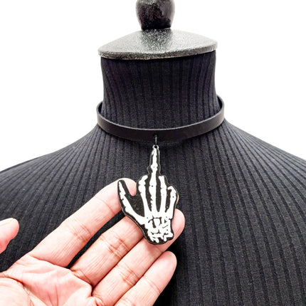 FCK28238  SKELETON HAND CHOKER LEATHER
