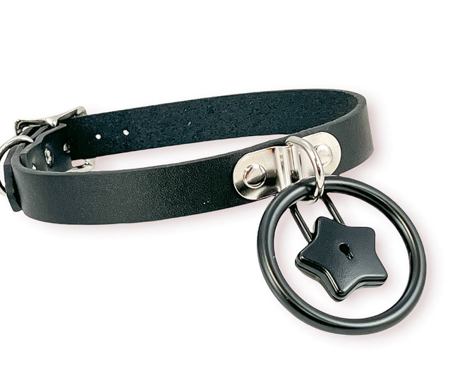 FCK370 HANGING RING AND LOCK LEATHER CHOKER