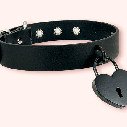 FCK371 JAMBBO HEART LOCK CHOKER WITH U RING