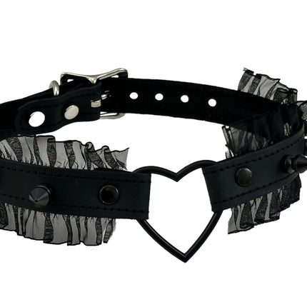 FCK560  LACE HEART SPIKE CHOKER