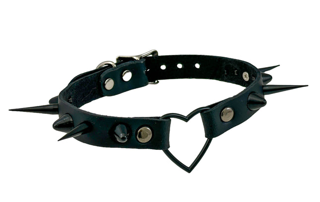 FCK562 STUDDED UK 77 HEART SPIKE CHOKER