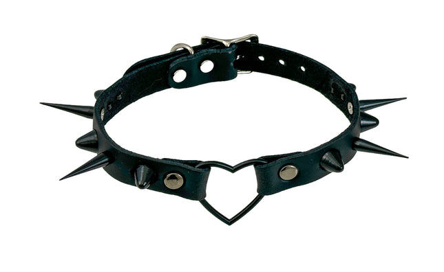 FCK562 STUDDED UK 77 HEART SPIKE CHOKER