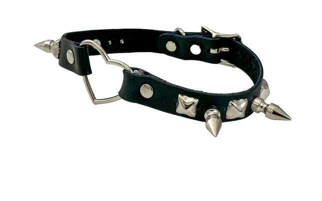 FCK565 STUDDED HEART SPIKE CHOKER