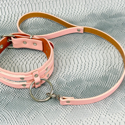 FCK655M-LEASH METAL PLATE  D RING WIDE BONDAGE LARGE RIVET VEGAN CHOKER