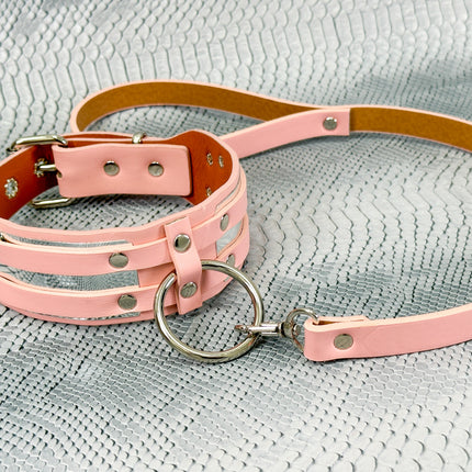 FCK655M-LEASH METAL PLATE  D RING WIDE BONDAGE LARGE RIVET VEGAN CHOKER