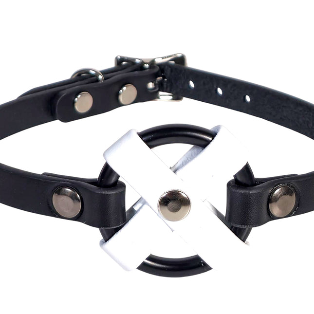 FCK675-BS  MIDDLE O RING CROSS  BLACK 3/4" LEATHER BUCKLE CHOKER
