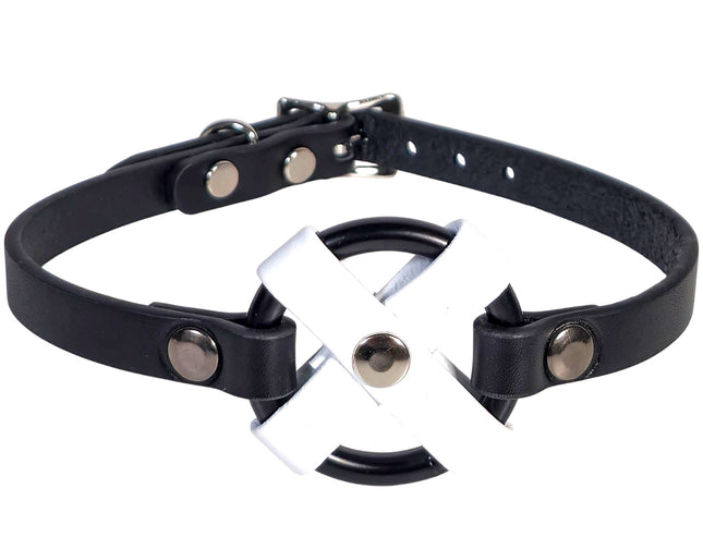 FCK675-BS  MIDDLE O RING CROSS  BLACK 3/4" LEATHER BUCKLE CHOKER