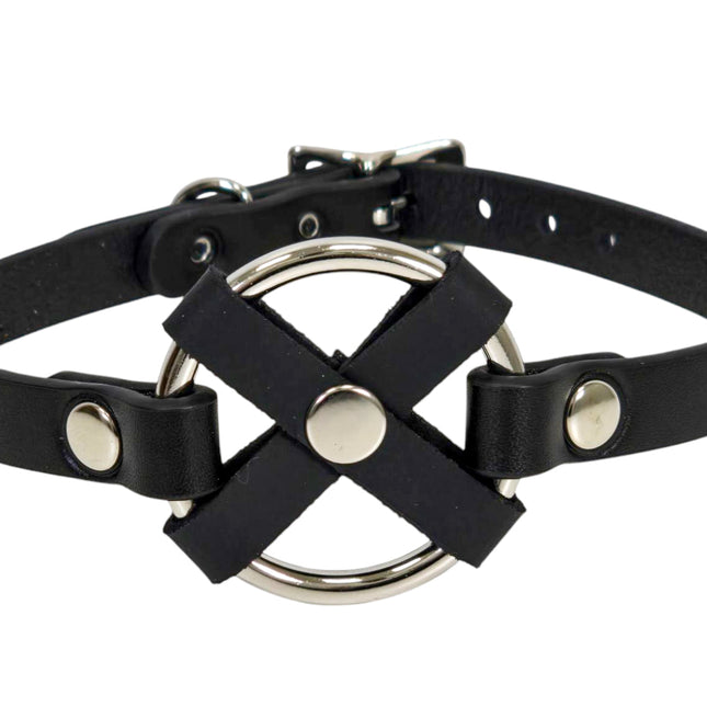 FCK675 MIDDLE O RING CROSS  BLACK 1/2" LEATHER BUCKLE CHOKER