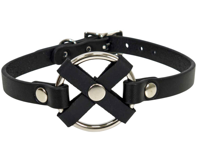 FCK675 MIDDLE O RING CROSS  BLACK 1/2" LEATHER BUCKLE CHOKER