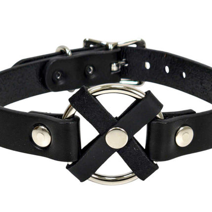 FCK675 MIDDLE O RING CROSS  BLACK 3/4" LEATHER BUCKLE CHOKER