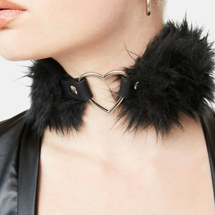 FC762 FURRY HEART CHOKER
