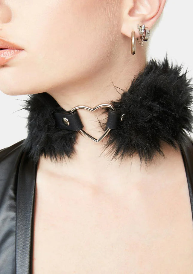 FC762 FURRY HEART CHOKER