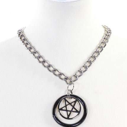 FCK910R PENTAGRAM IN RING PENDANT REGULAR CUT CHAIN