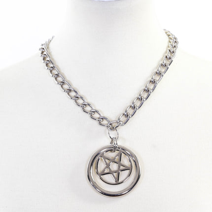 FCK910R PENTAGRAM IN RING PENDANT REGULAR CUT CHAIN