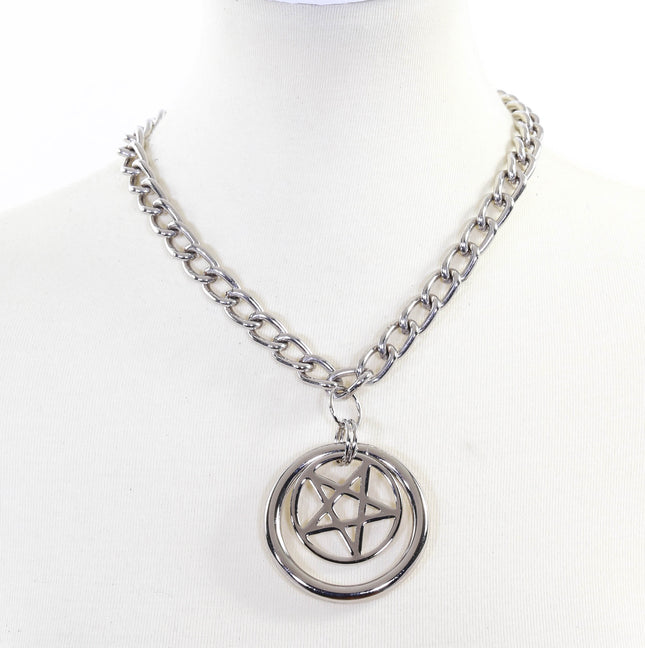 FCK910R PENTAGRAM IN RING PENDANT REGULAR CUT CHAIN