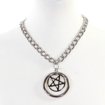 FCK910R PENTAGRAM IN RING PENDANT REGULAR CUT CHAIN