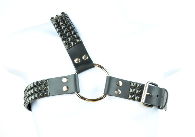 FH119 3 ROW SILVER OR BLACK STUDDED Y HARNESS