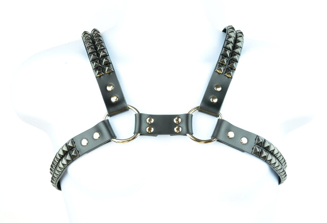 FH121 STUDDED BULLDOG HARNESS. 1 3/4" WIDE