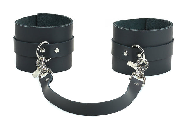 FMA103L-LEASH PAIR OF 3" WIDE LEATHER ANKLE CUFF