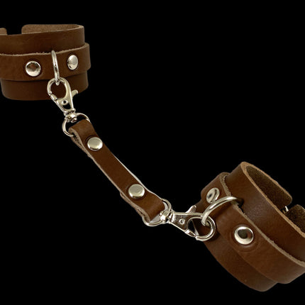 FMH117 2 1/2 " LEATHER HANDCUFF 5" LEATHER TRIGGER