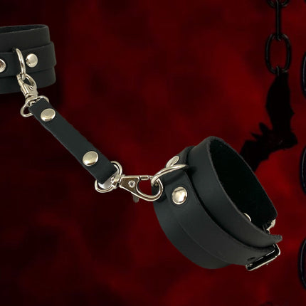 FMH117 2 1/2 " LEATHER HANDCUFF 5" LEATHER TRIGGER