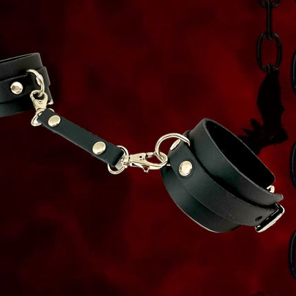 FMH117 2 1/2 " LEATHER HANDCUFF 5" LEATHER TRIGGER