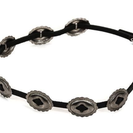 HTB137 SMALL OVAL CONCHO WITH DIAMOND MIDDLE HAT BAND