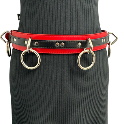 BT562RED-BLK VEGAN  LARGE O RING STRAPPED BONDAGE BELT