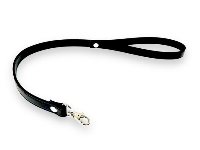 LS400M  LEASH MATT VEGAN STRAPPED LEASH WITH TRIGGER CLASP
