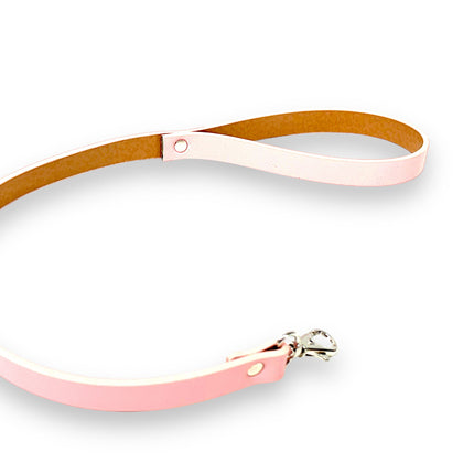 LS400M  LEASH MATT VEGAN STRAPPED LEASH WITH TRIGGER CLASP
