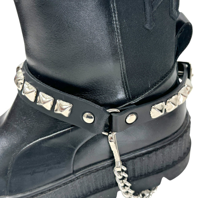 BS147FULL   ONE ROW FULL  PYRAMID STUDDED BOOTHSTRAP