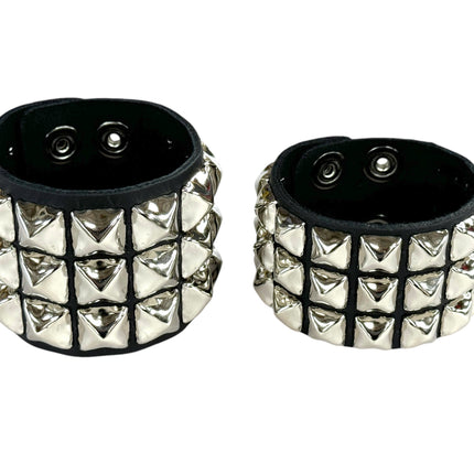 BC127 3 ROW 1/2" PYRAMID STUD SNAP BRACELET