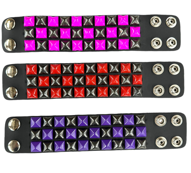 FB306 THREE PYRAMID STUD CHECKERED STUDDED SNAP CUFF