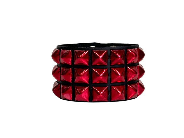 BC127METALLIC COLOR  3 ROW 1/2" PYRAMID STUD SNAP BRACELET