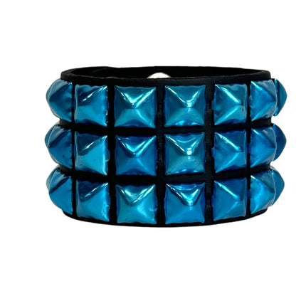 BC127METALLIC COLOR  3 ROW 1/2" PYRAMID STUD SNAP BRACELET